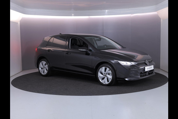 Volkswagen Golf 1.5 eHybrid Life Edition 204 pk Automaat (DSG) | Verlengde garantie | Navigatie | Parkeersensoren (Park assist) | Achteruitrijcamera |