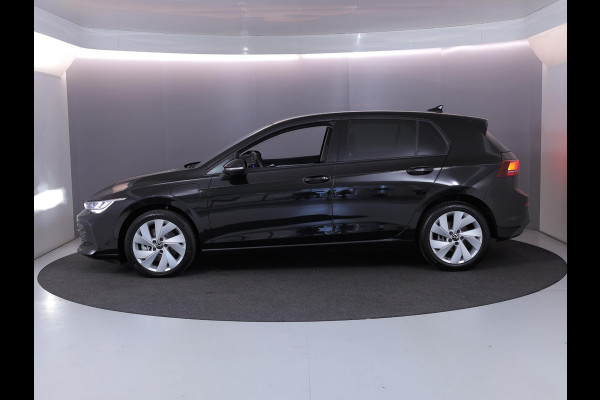 Volkswagen Golf 1.5 eHybrid Life Edition 204 pk Automaat (DSG) | Verlengde garantie | Navigatie | Parkeersensoren (Park assist) | Achteruitrijcamera |