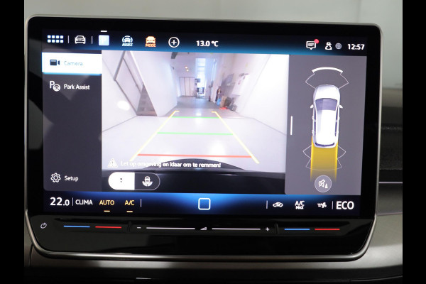 Volkswagen Golf 1.5 eHybrid Life Edition 204 pk Automaat (DSG) | Verlengde garantie | Navigatie | Parkeersensoren (Park assist) | Achteruitrijcamera |