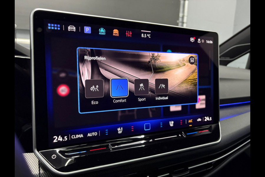 Volkswagen Golf 8.5 GTI 2.0 Pano Headup Leer