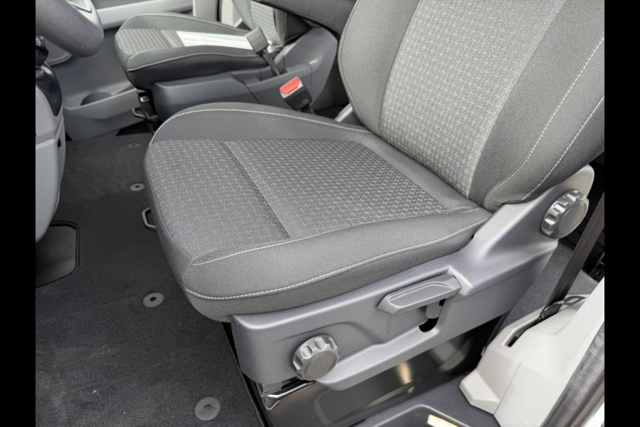 Ford Transit Custom 320 2.0 TDCI L2H1 Trend originele Ford dubbel cabine affabriek / prijs rijklaar € 39.950 ex btw / lease vanaf € 652 / dubbele schuifdeur / NIEUWE bus / BPM vrij !