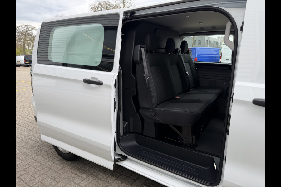 Ford Transit Custom 320 2.0 TDCI L2H1 Trend originele Ford dubbel cabine affabriek / prijs rijklaar € 39.950 ex btw / lease vanaf € 652 / dubbele schuifdeur / NIEUWE bus / BPM vrij !