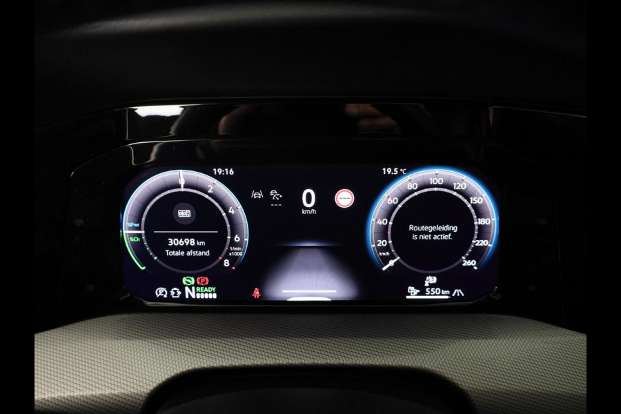 Volkswagen Golf 1.5 eHybrid Style Edition 204 pk Automaat (DSG) | Verlengde garantie | Navigatie via App | Parkeersensoren (Park assist) | Achteruitrijcamera | Stoelverwarming |