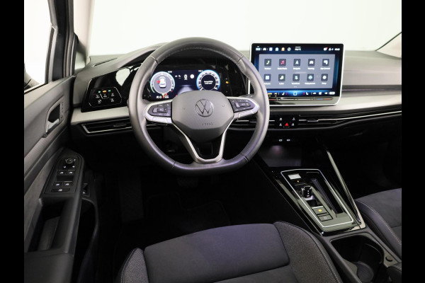 Volkswagen Golf 1.5 eHybrid Style Edition 204 pk Automaat (DSG) | Verlengde garantie | Navigatie via App | Parkeersensoren (Park assist) | Achteruitrijcamera | Stoelverwarming |