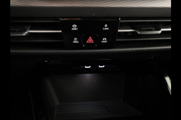 Volkswagen Golf 1.5 eHybrid Style Edition 204 pk Automaat (DSG) | Verlengde garantie | Navigatie via App | Parkeersensoren (Park assist) | Achteruitrijcamera | Stoelverwarming |