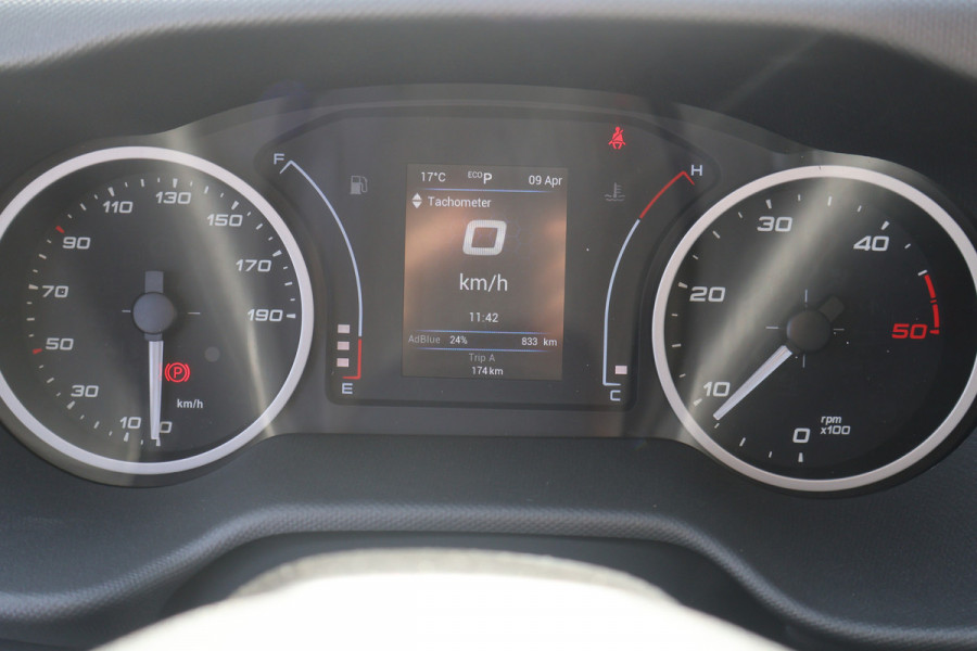 Iveco Daily 35S18 Hi-Matic Open Laadbak DC 3.5T Trekhaak (7 persoons)