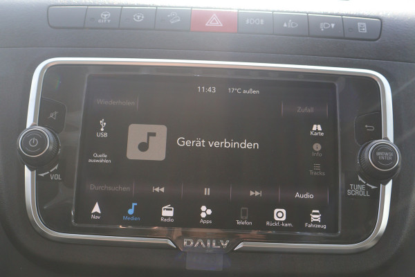 Iveco Daily 35S18 Hi-Matic Open Laadbak DC 3.5T Trekhaak (7 persoons)