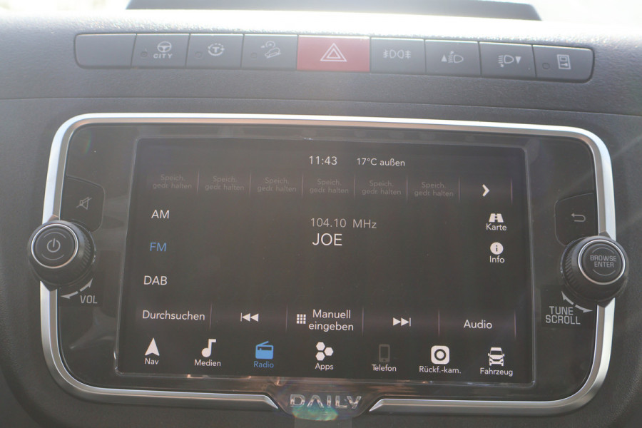 Iveco Daily 35S18 Hi-Matic Open Laadbak DC 3.5T Trekhaak (7 persoons)