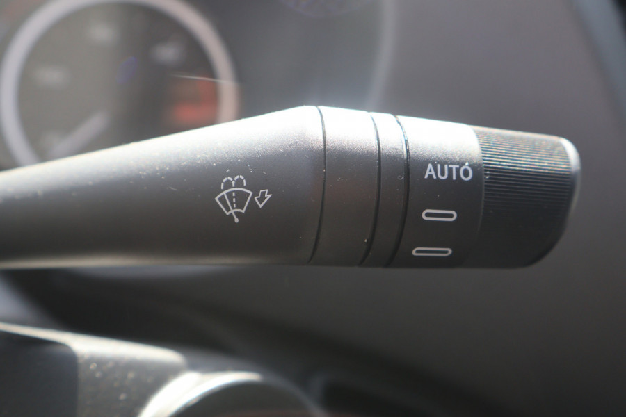 Iveco Daily 35S18 Hi-Matic Open Laadbak DC 3.5T Trekhaak (7 persoons)