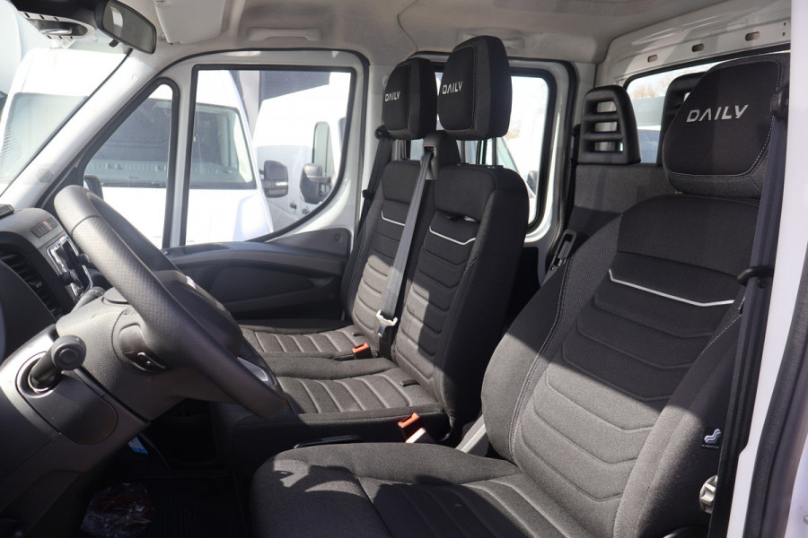 Iveco Daily 35S18 Hi-Matic Open Laadbak DC 3.5T Trekhaak (7 persoons)