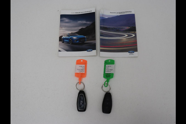 Ford Focus 1.0 EcoBoost Hybrid ST Line X | Head-Up | Stoelverwarming | Adaptive cruise | Camera | Carplay | B&O Sound | Side Assist | Stuurverwarming | Full LED | Navigatie | Keyless | Digital Cockpit