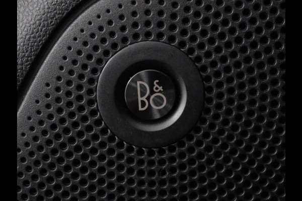 Ford Focus 1.0 EcoBoost Hybrid ST Line X | Head-Up | Stoelverwarming | Adaptive cruise | Camera | Carplay | B&O Sound | Side Assist | Stuurverwarming | Full LED | Navigatie | Keyless | Digital Cockpit