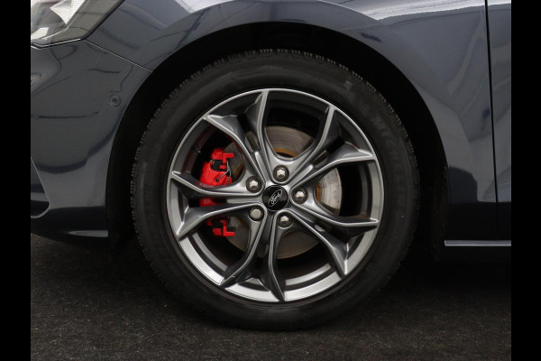 Ford Focus 1.0 EcoBoost Hybrid ST Line X | Head-Up | Stoelverwarming | Adaptive cruise | Camera | Carplay | B&O Sound | Side Assist | Stuurverwarming | Full LED | Navigatie | Keyless | Digital Cockpit