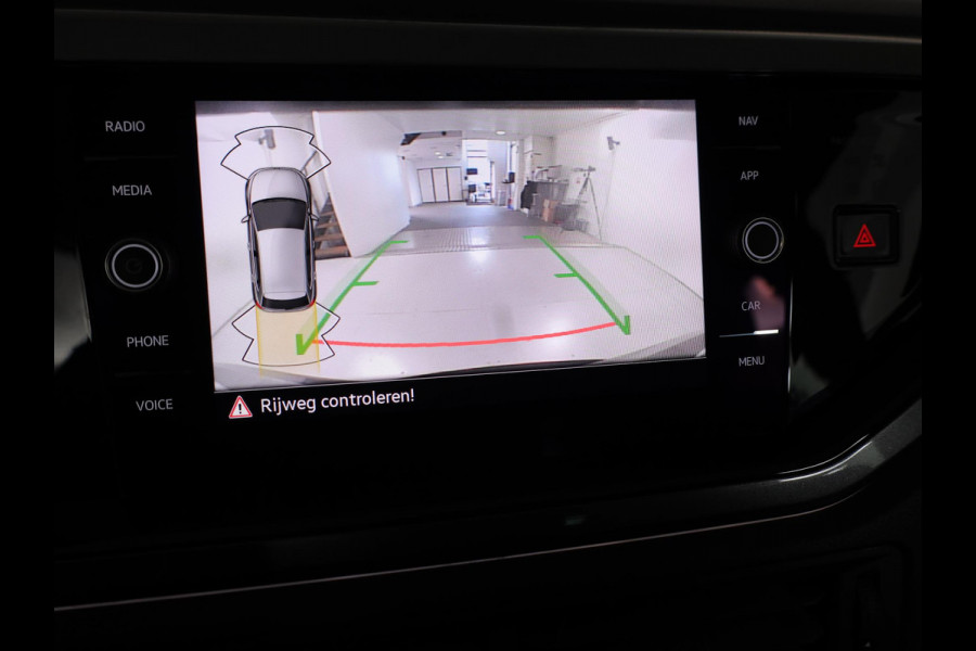 Volkswagen Polo 1.0 TSI Highline 95pk 5bak| digital display| Navi| 16'LM-velgen| Camera|