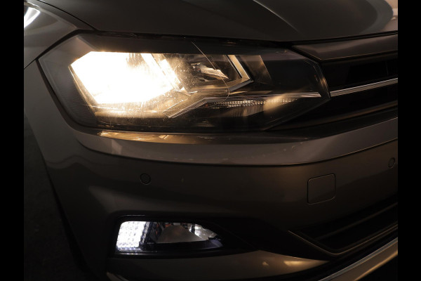 Volkswagen Polo 1.0 TSI Highline 95pk 5bak| digital display| Navi| 16'LM-velgen| Camera|