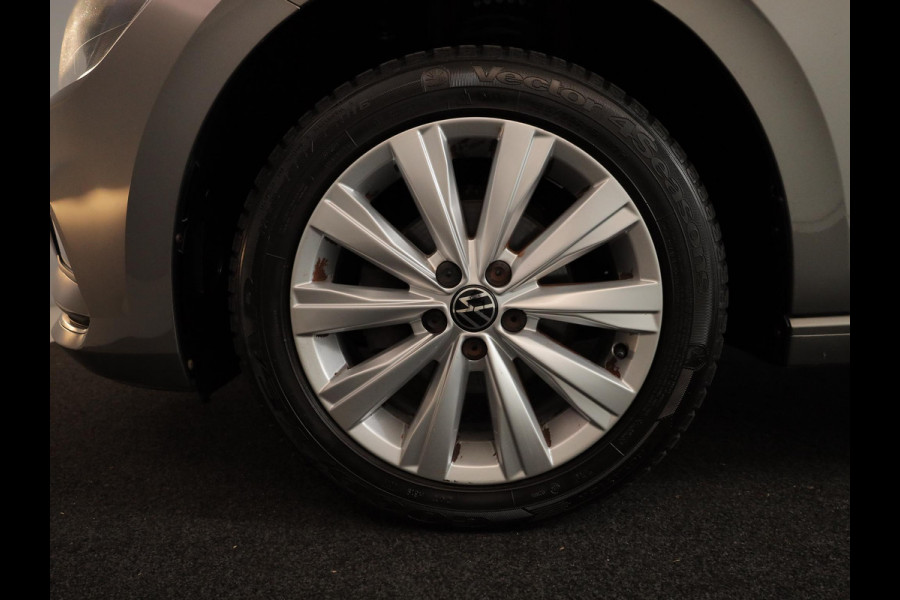 Volkswagen Polo 1.0 TSI Highline 95pk 5bak| digital display| Navi| 16'LM-velgen| Camera|