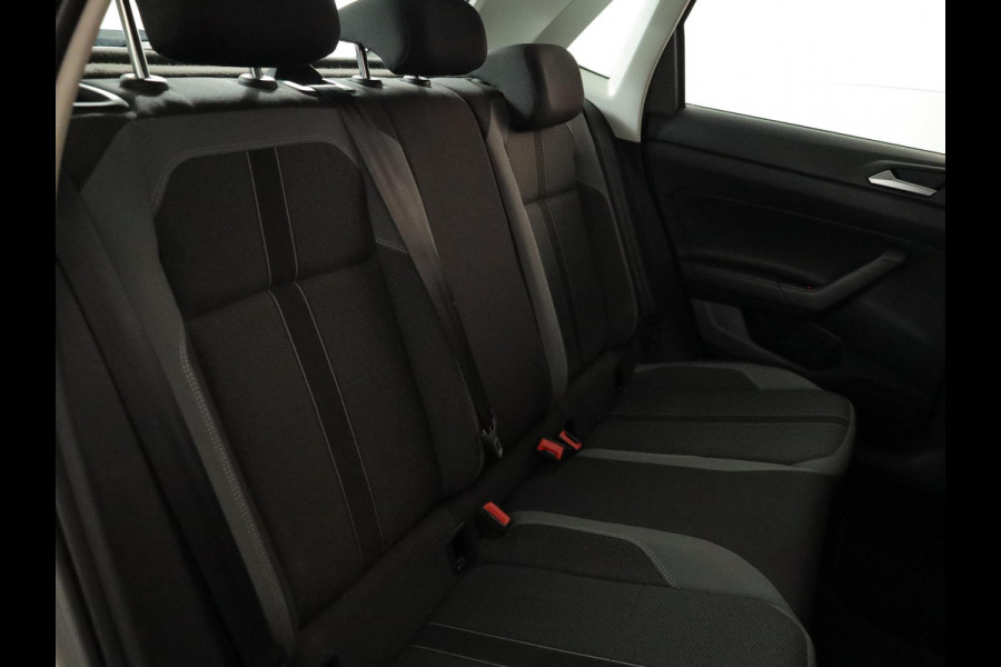 Volkswagen Polo 1.0 TSI Highline 95pk 5bak| digital display| Navi| 16'LM-velgen| Camera|