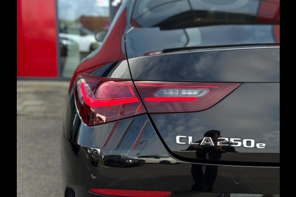 Mercedes-Benz CLA-Klasse 250 e AMG Line Facelift | Panorama | Burmester | Ambiance verlichting | Camera | Parksens | BTW