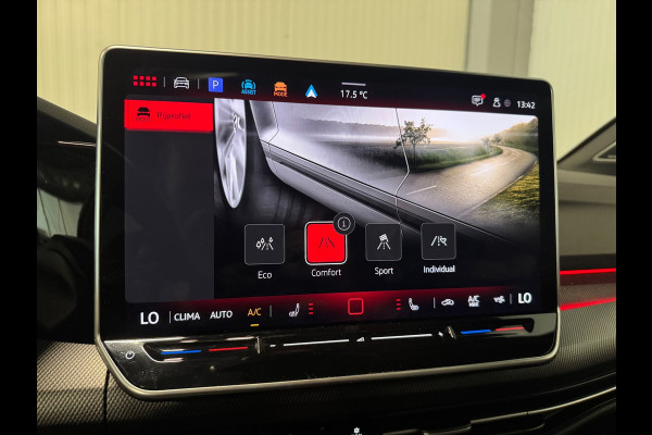 Volkswagen Golf 2.0 TSI GTI Clubsport| HUD | IQ LIGHTS | PANO | HARMAN KARDON | FACELIFT