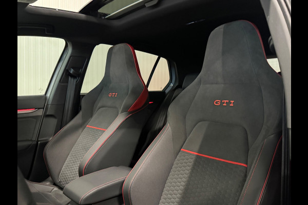 Volkswagen Golf 2.0 TSI GTI Clubsport| HUD | IQ LIGHTS | PANO | HARMAN KARDON | FACELIFT