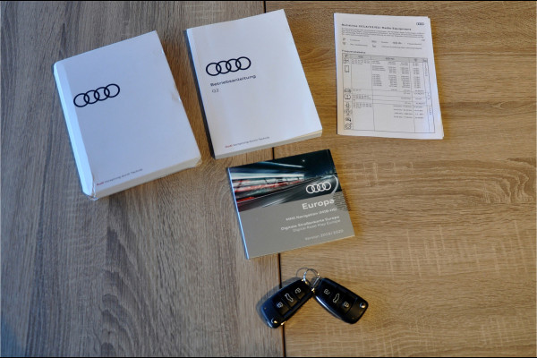 Audi Q2 35 TFSI S Edition | S-Tronic | Panoramadak | Trekhaak | 19 inch