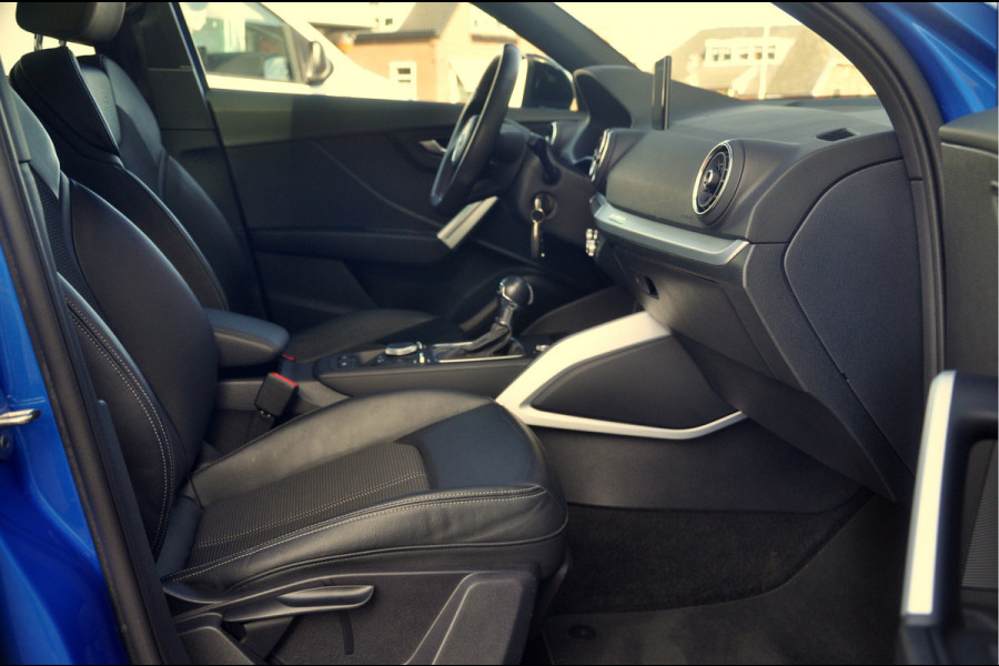 Audi Q2 35 TFSI S Edition | S-Tronic | Panoramadak | Trekhaak | 19 inch