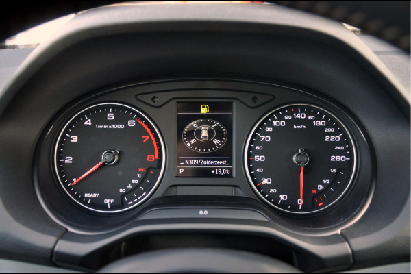 Audi Q2 35 TFSI S Edition | S-Tronic | Panoramadak | Trekhaak | 19 inch