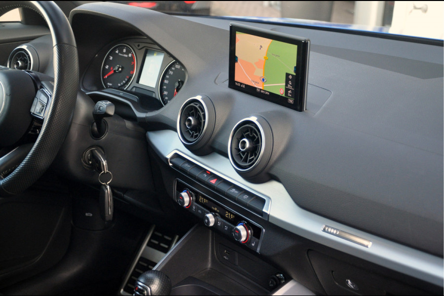 Audi Q2 35 TFSI S Edition | S-Tronic | Panoramadak | Trekhaak | 19 inch