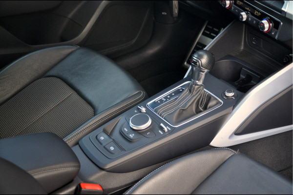 Audi Q2 35 TFSI S Edition | S-Tronic | Panoramadak | Trekhaak | 19 inch