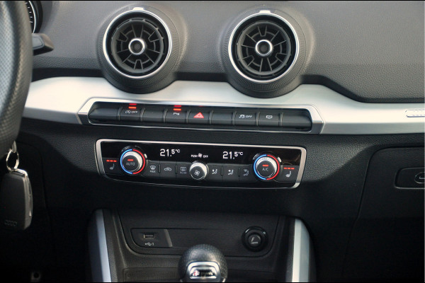Audi Q2 35 TFSI S Edition | S-Tronic | Panoramadak | Trekhaak | 19 inch