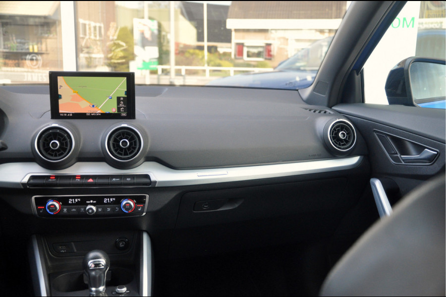 Audi Q2 35 TFSI S Edition | S-Tronic | Panoramadak | Trekhaak | 19 inch
