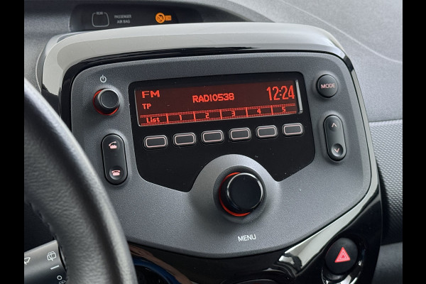 Citroën C1 1.0VTi 73pk 5Drs AircoElek.Ramen+Spiegels Stuurbekrachtiging Edition Privacy Glas Led Isofix ESP Comfort+Look Pack Bluetooth Origineel Nederlandse Auto slechts 24 euro per maand belasting!