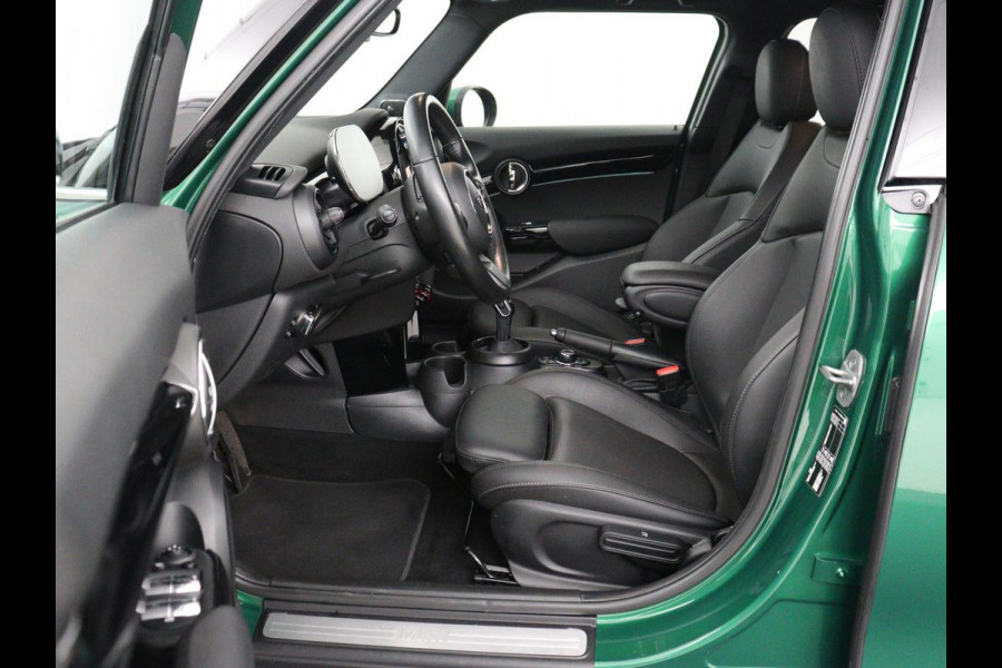 MINI One 1.5 Business Edition | Leder | Harman/Kardon | Matrix LED | Stoelverwarming | Camera | Carplay | Park Assist | Verwarmde voorruit | Climate control | Cruise control | Navigatie