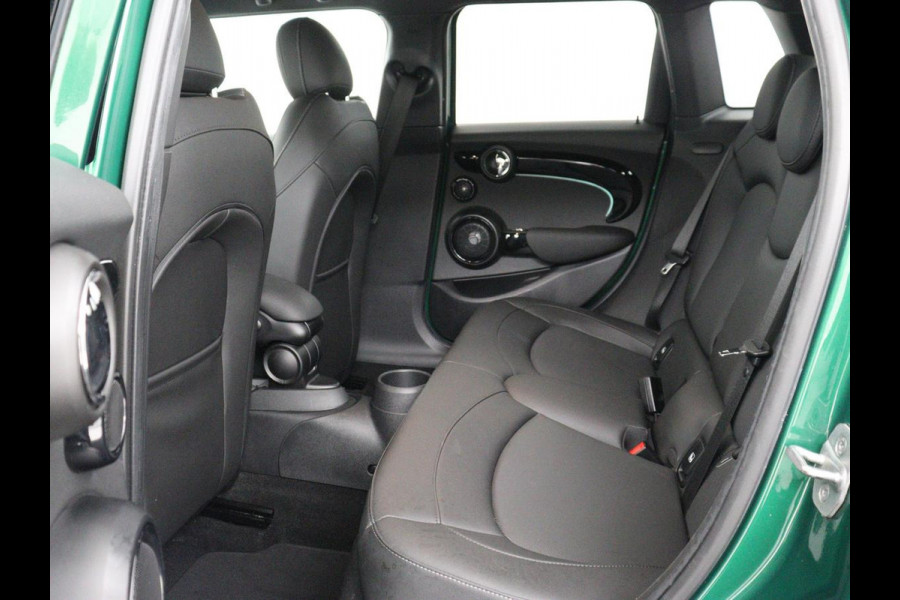 MINI One 1.5 Business Edition | Leder | Harman/Kardon | Matrix LED | Stoelverwarming | Camera | Carplay | Park Assist | Verwarmde voorruit | Climate control | Cruise control | Navigatie