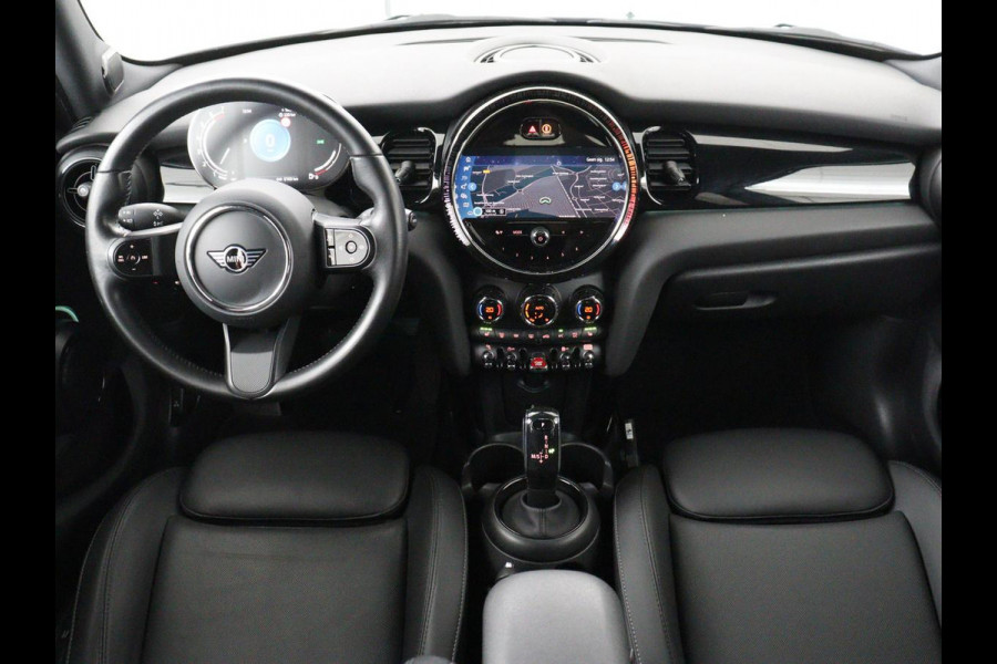 MINI One 1.5 Business Edition | Leder | Harman/Kardon | Matrix LED | Stoelverwarming | Camera | Carplay | Park Assist | Verwarmde voorruit | Climate control | Cruise control | Navigatie