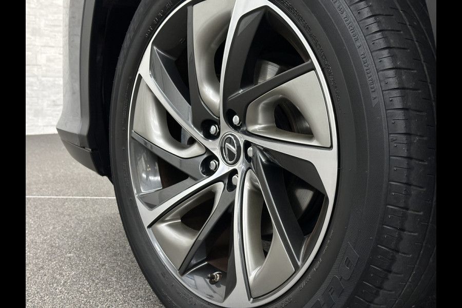 Lexus RX 450h 4WD President Line | Panorama | Origineel NL | 360 Camera | Mark-Levinson Sound | ACC | Stoelventilatie | Leder | Head-Up | Memory | Keyless-Entry | Stoelverwarming V+A | ISO-Glas | Zonwering | LED | Lane-Assist | Dodehoek | DAB | Draadloos Laden |