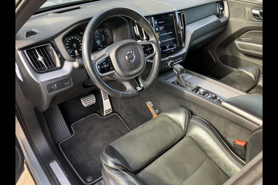 Volvo XC60 2.0 T5 AWD R-Design | HUD | Pano | Trekhaak | All-in prijs