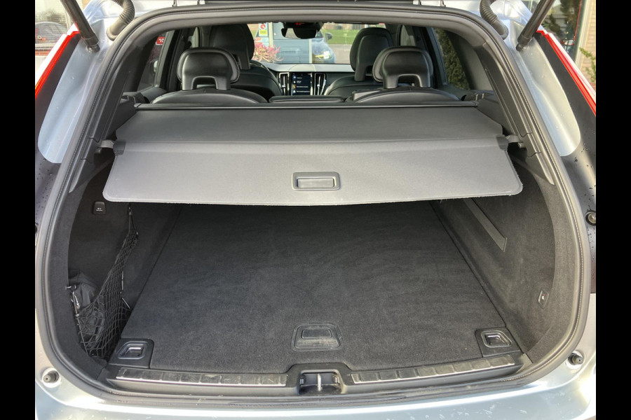 Volvo XC60 2.0 T5 AWD R-Design | HUD | Pano | Trekhaak | All-in prijs