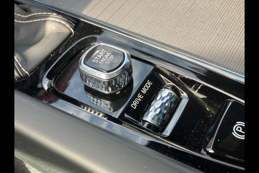 Volvo XC60 2.0 T5 AWD R-Design | HUD | Pano | Trekhaak | All-in prijs