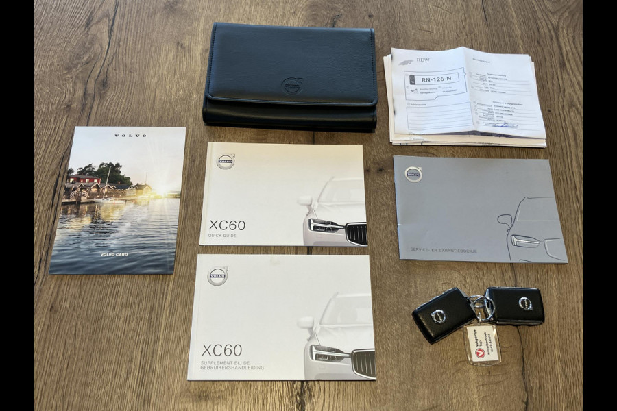 Volvo XC60 2.0 T5 AWD R-Design | HUD | Pano | Trekhaak | All-in prijs
