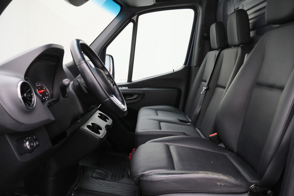 Mercedes-Benz Sprinter 319 3.0 CDI V6 Automaat L2H2 Leer, 3-Zits, LED, Camera, ACC, Airco, Rijstrooksensor, Trekhaak, 18''