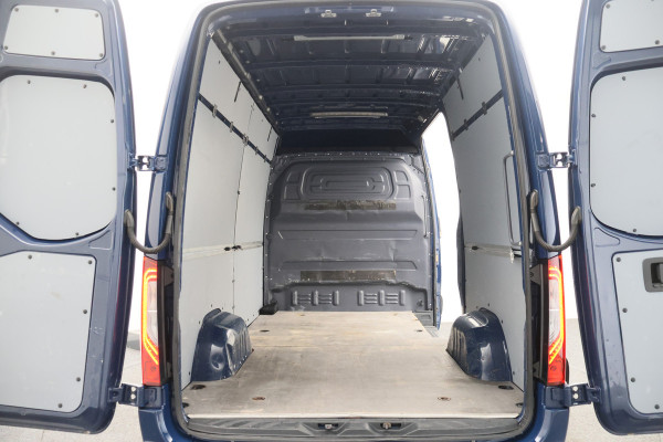 Mercedes-Benz Sprinter 319 3.0 CDI V6 Automaat L2H2 Leer, 3-Zits, LED, Camera, ACC, Airco, Rijstrooksensor, Trekhaak, 18''