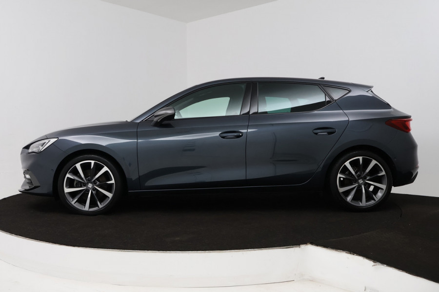 Seat Leon 1.5 eTSI FR Launch Edition Automaat (VIRTUAL COCKPIT, NAVIGATIE, TREKHAAK, ADAPTIVE CRUISE, STUUR-/STOELVERWARMING)