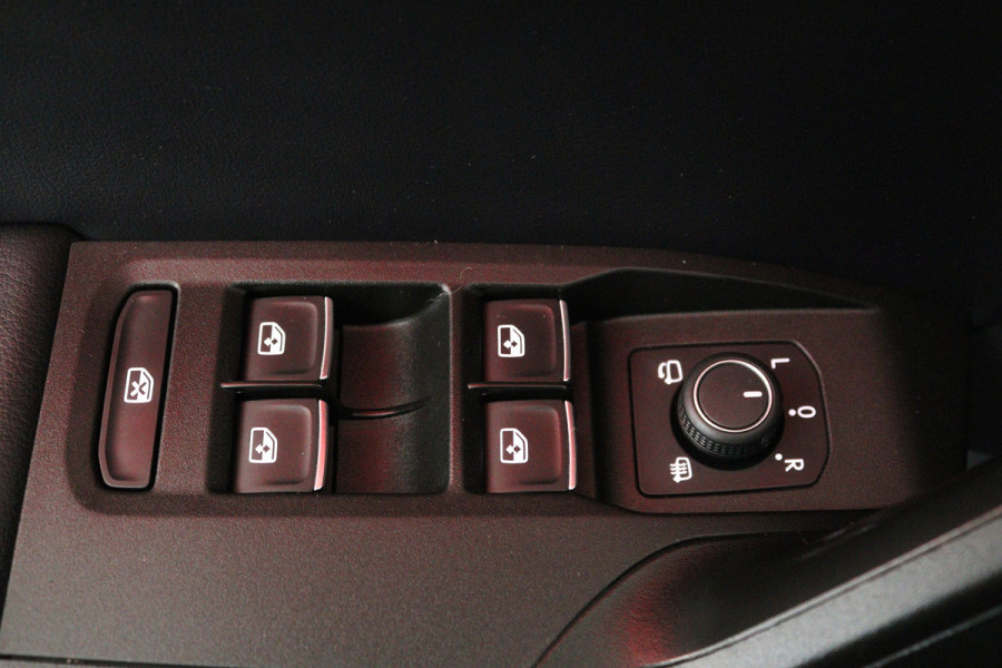 Seat Leon 1.5 eTSI FR Launch Edition Automaat (VIRTUAL COCKPIT, NAVIGATIE, TREKHAAK, ADAPTIVE CRUISE, STUUR-/STOELVERWARMING)