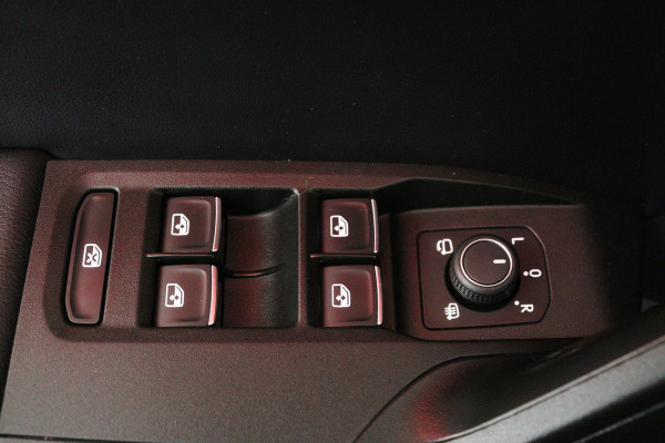 Seat Leon 1.5 eTSI FR Launch Edition Automaat (VIRTUAL COCKPIT, NAVIGATIE, TREKHAAK, ADAPTIVE CRUISE, STUUR-/STOELVERWARMING)