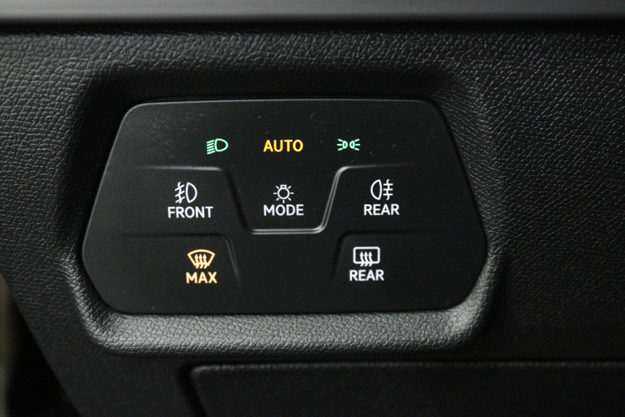 Seat Leon 1.5 eTSI FR Launch Edition Automaat (VIRTUAL COCKPIT, NAVIGATIE, TREKHAAK, ADAPTIVE CRUISE, STUUR-/STOELVERWARMING)