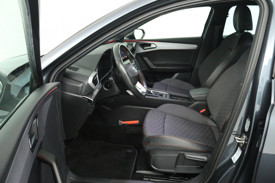 Seat Leon 1.5 eTSI FR Launch Edition Automaat (VIRTUAL COCKPIT, NAVIGATIE, TREKHAAK, ADAPTIVE CRUISE, STUUR-/STOELVERWARMING)