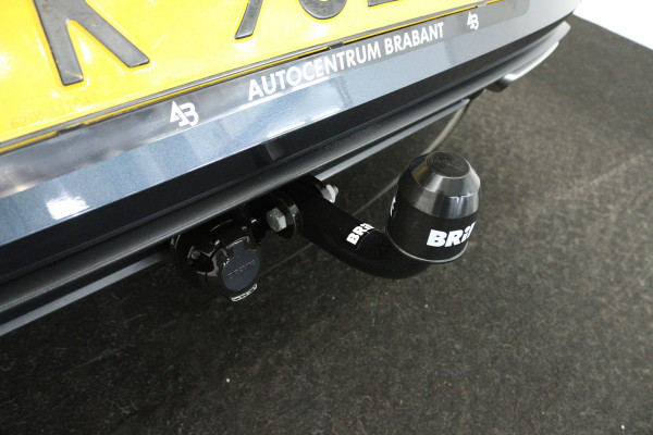 Seat Leon 1.5 eTSI FR Launch Edition Automaat (VIRTUAL COCKPIT, NAVIGATIE, TREKHAAK, ADAPTIVE CRUISE, STUUR-/STOELVERWARMING)