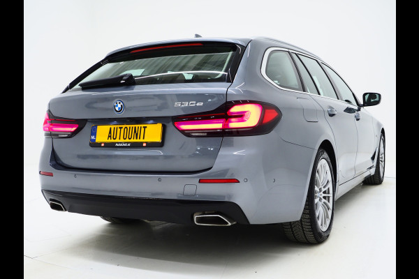BMW 5 Serie Touring 530e | Panoramadak | Trekhaak | Leder | Camera | Memory | Sfeerlicht | Carplay