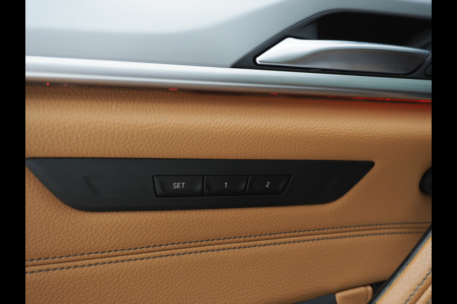 BMW 5 Serie Touring 530e | Panoramadak | Trekhaak | Leder | Camera | Memory | Sfeerlicht | Carplay